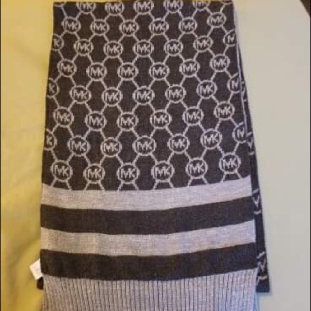 Michael Kors Scarve